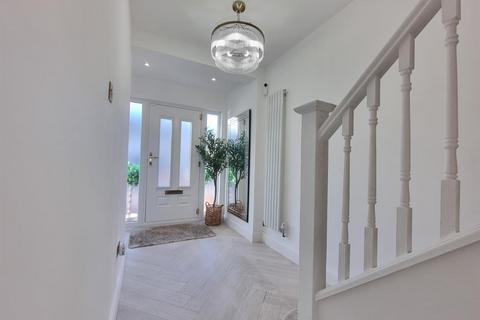 4 bedroom terraced house for sale, Sandringham Road, Barking