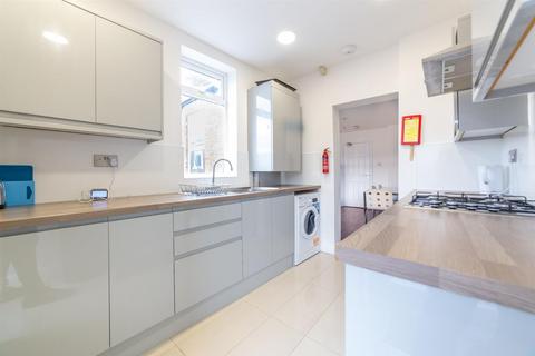 6 bedroom maisonette to rent, £135pppw - Helmsley Road, Sandyford, NE2