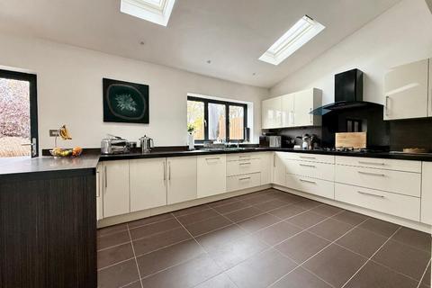 undefined, Barton Road, New Bedford Road Area, Luton, Bedfordshire, LU3 2BN