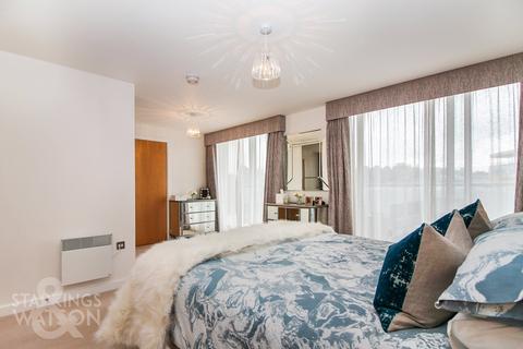 undefined, Robinson Bank, Geoffrey Watling Way, Norwich