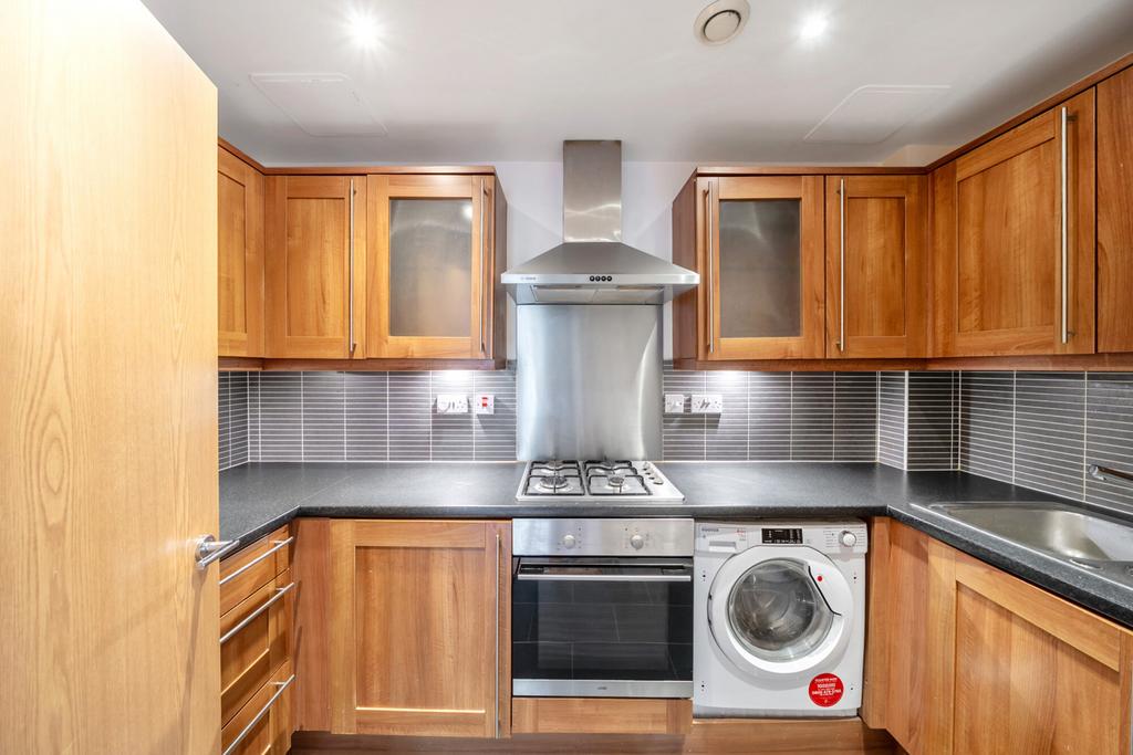 1371369-6-68f777d...