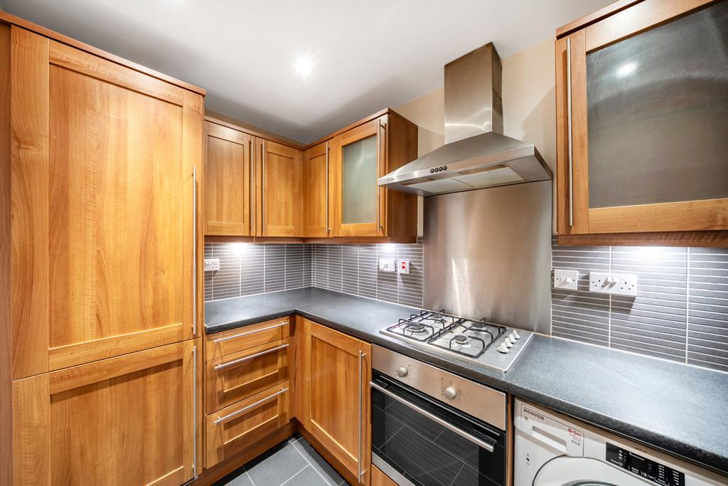 1371369-8-68f7781...