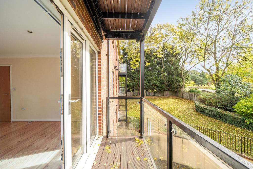 1371369-12-68f778...