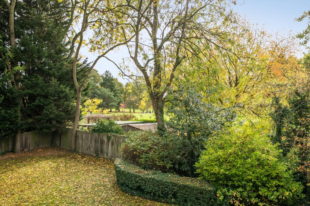 1371369-13-68f778...