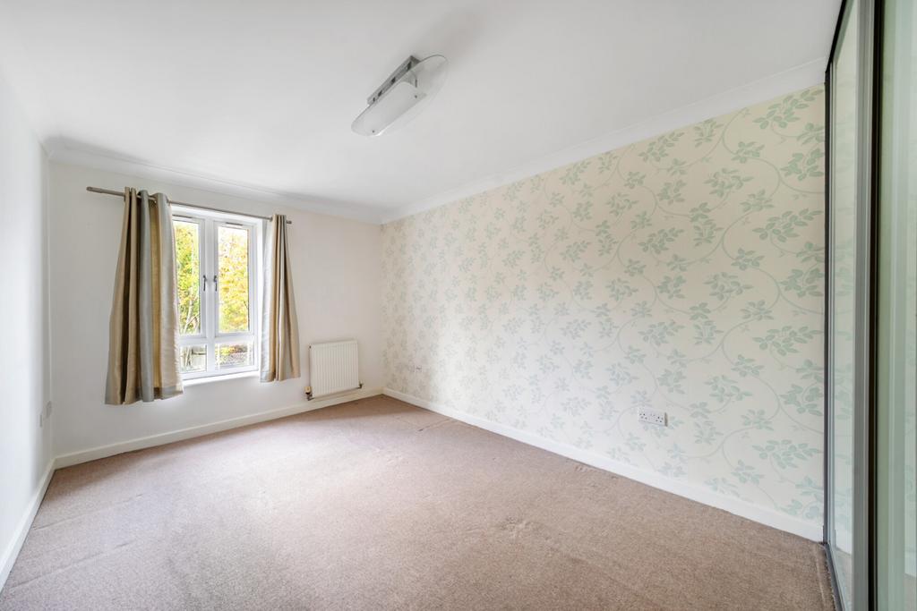 1371369-5-68f777c...