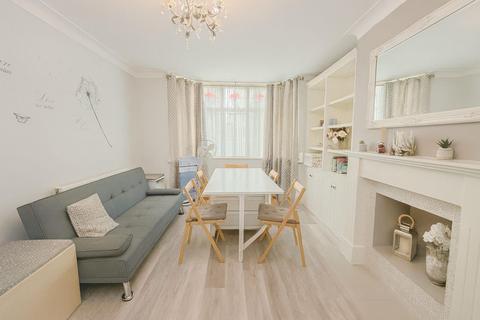 undefined, Caversham Avenue, Cheam