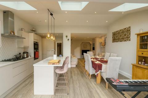 undefined, Caversham Avenue, Cheam