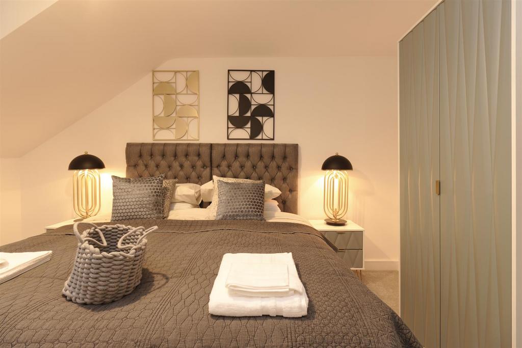 Bed1 2.jpg
