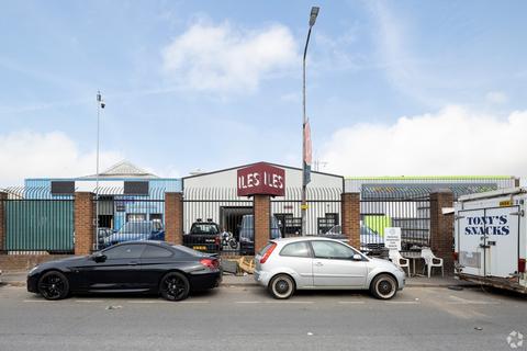 Warehouse to rent, 24 Willow Ln Mitcham CR4 4NA