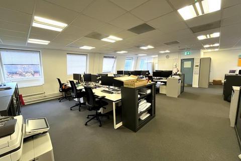 Office to rent, Waterloo Ln Chelmsford CM1 1BD