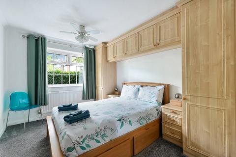 undefined, Woodside, SW19
