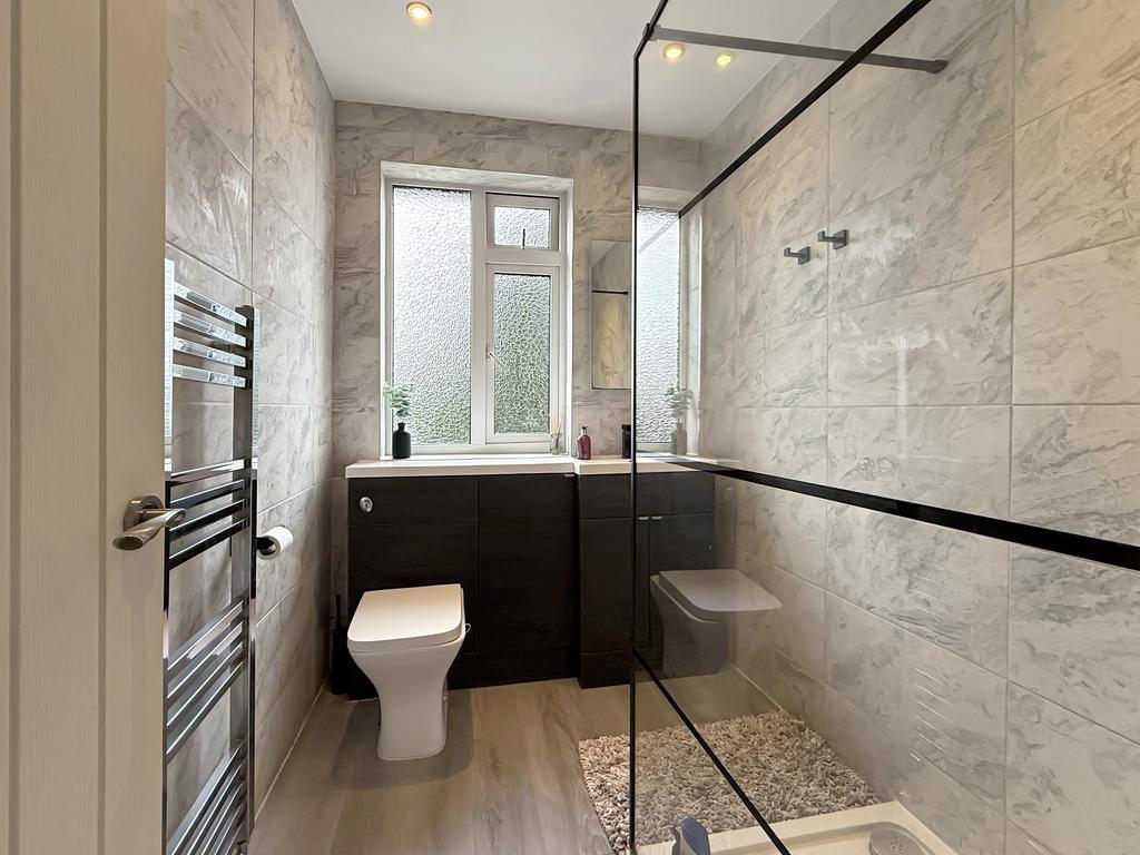 Family Shower Room