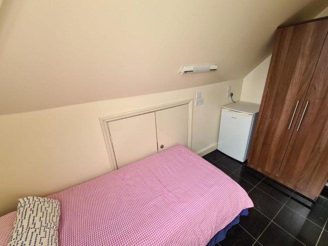 Chatsworth-road-nw2-4bl-994895