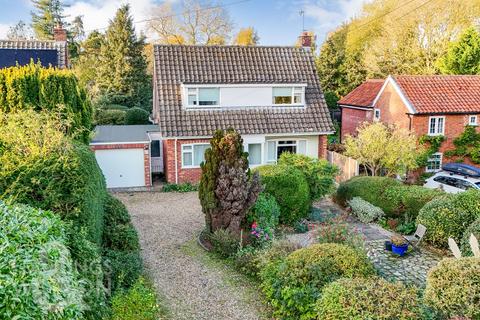 4 bedroom detached house for sale, The Street, Brooke, Norwich