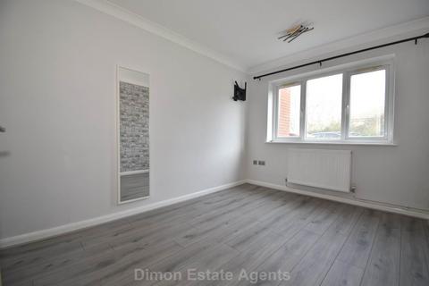 2 bedroom flat for sale, Redlea Court, Military Road, Gosport