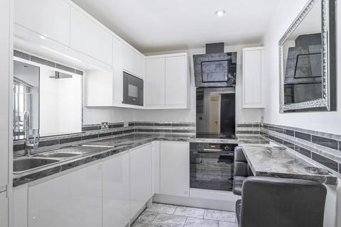 1 bedroom flat to rent, Nova Building, Isle Of Dogs, London, E14