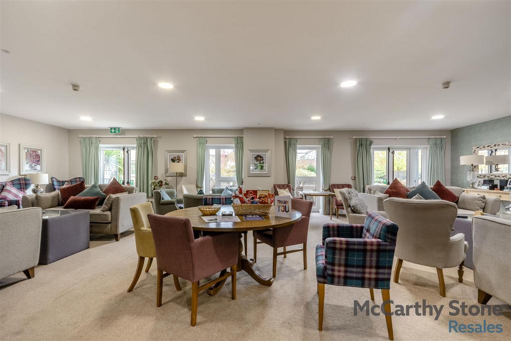 8666853-interior14.jpg