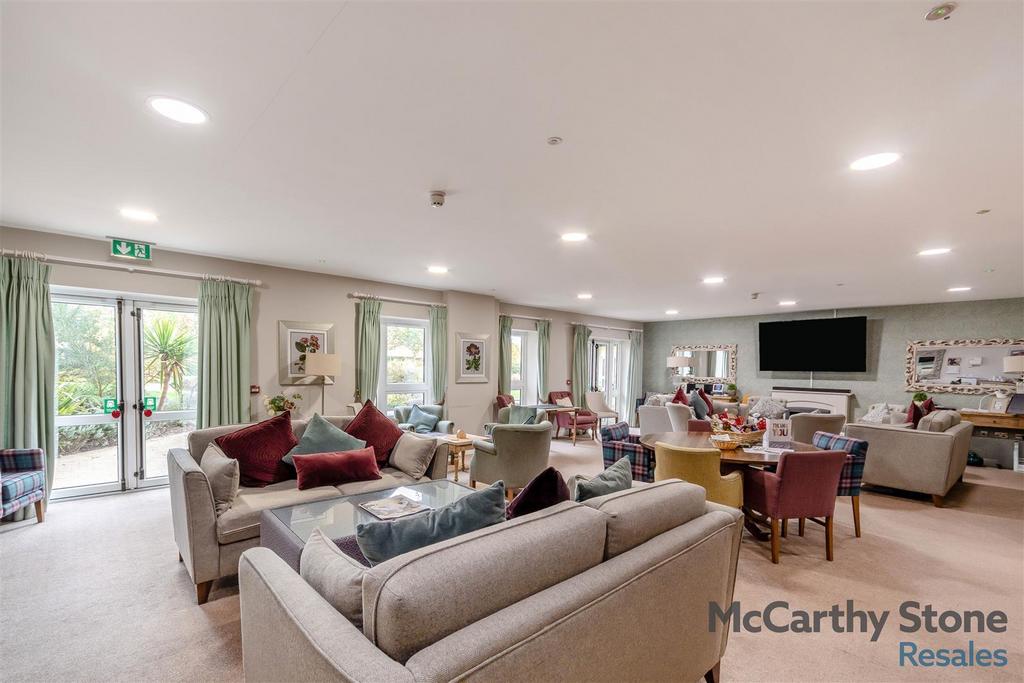 8666853-interior17.jpg