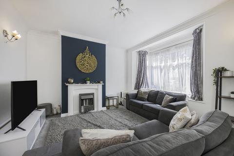 3 bedroom terraced house for sale, Warren Road, Barkingside, IG6