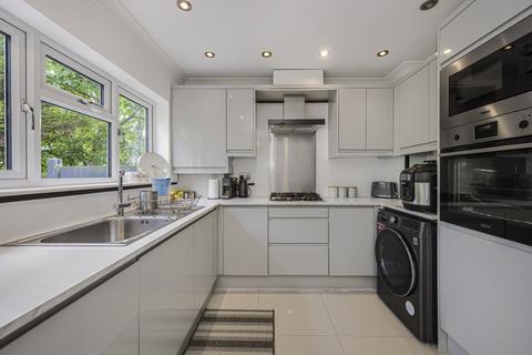 3 bedroom terraced house for sale, Warren Road, Barkingside, IG6
