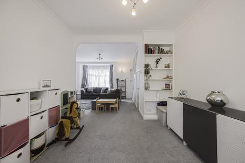 3 bedroom terraced house for sale, Warren Road, Barkingside, IG6