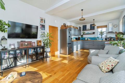 2 bedroom apartment for sale, George Street, Teignmouth TQ14