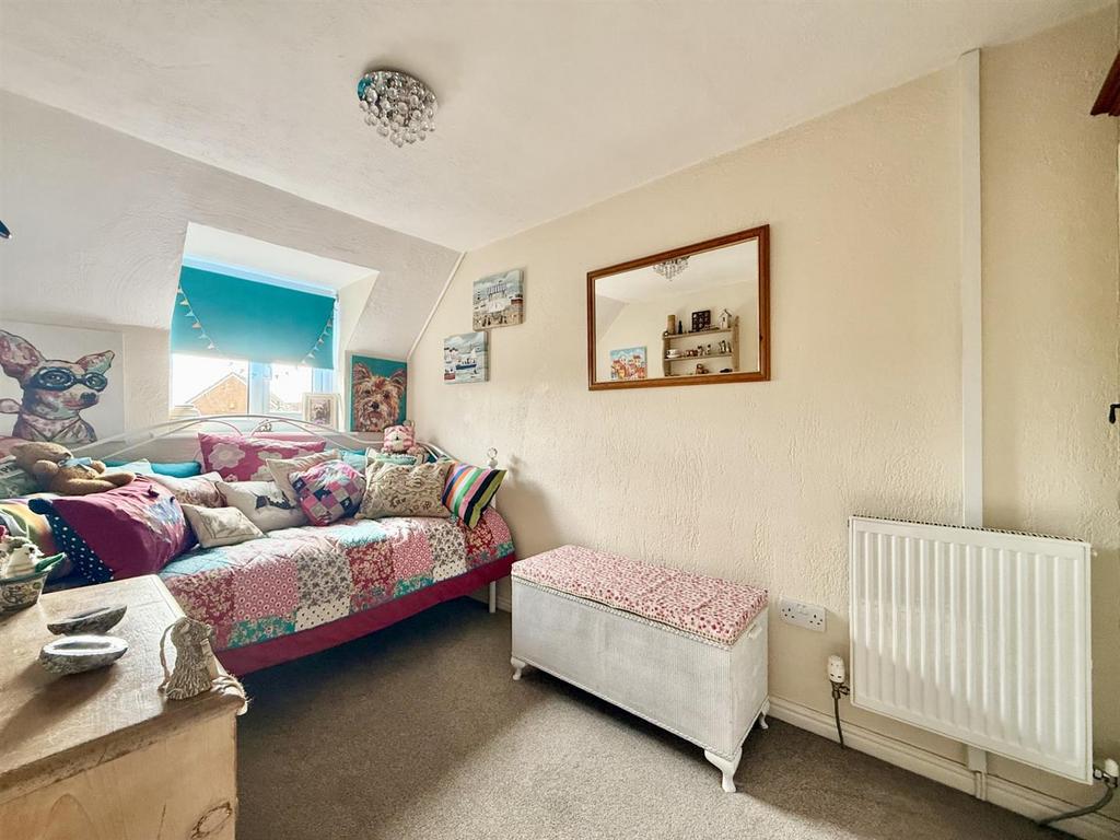 Bed2.jpg