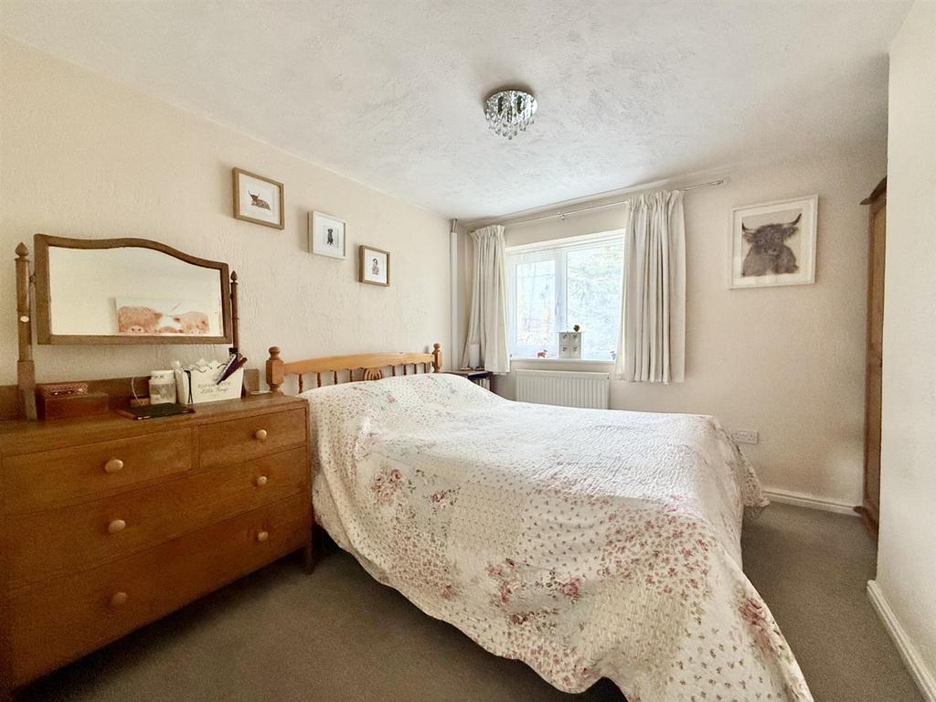 Bed1.jpg
