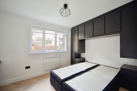 undefined, Firbank Close, Enfield EN2