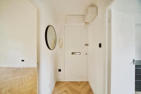 25 Firbank Close, Enfield, EN2 7ER