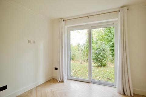 25 Firbank Close, Enfield, EN2 7ER