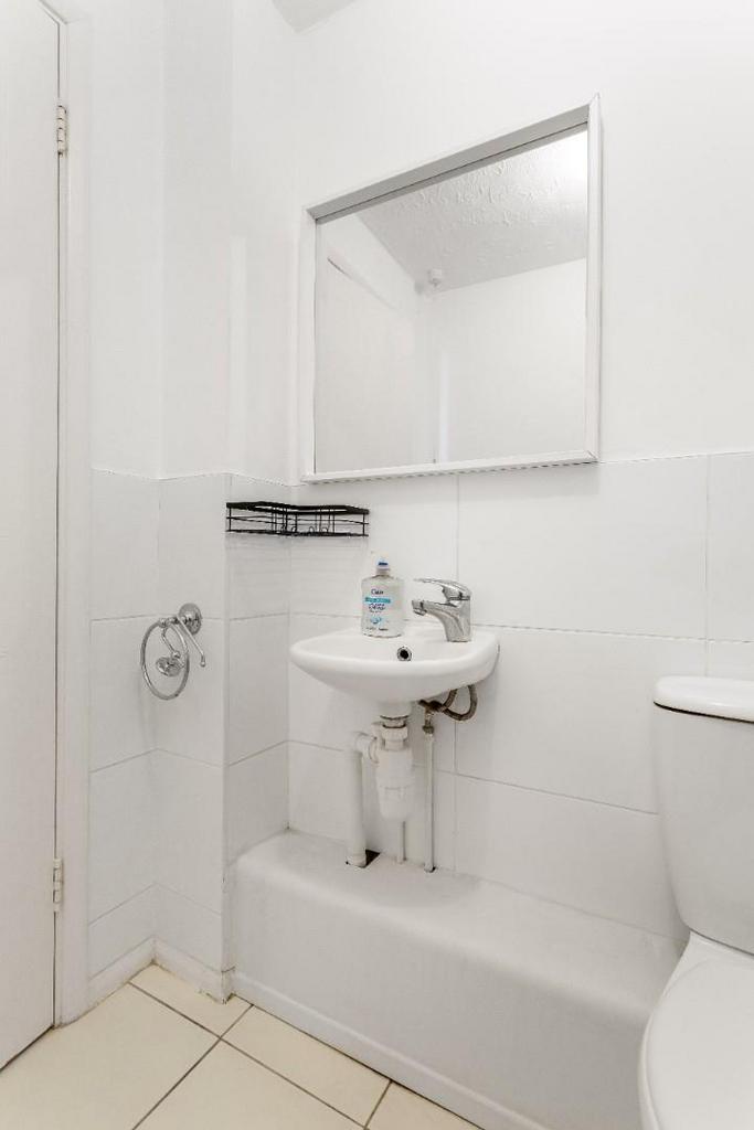 En-suite (2).jpg