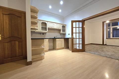 2 bedroom flat to rent, 33 Wilson Street Alexandria G83 0EG
