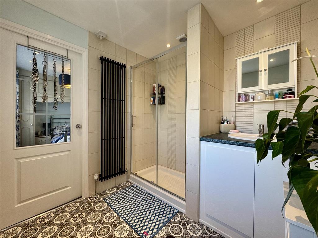 En suite shower room