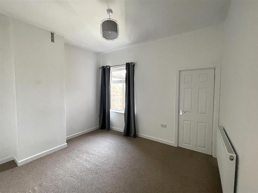 Bedroom 1a.jpeg