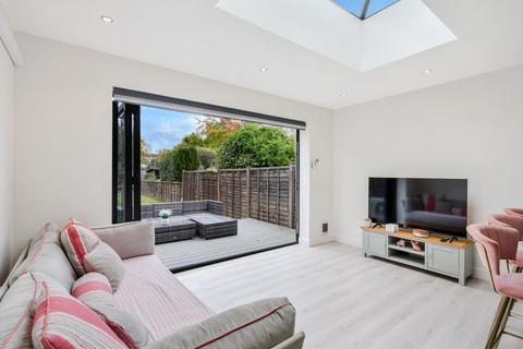 2 bedroom terraced house for sale, Station Avenue, Ewell