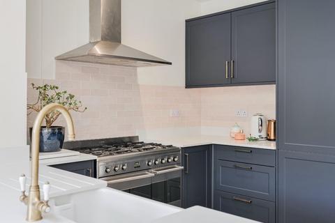 110 Station Avenue, Epsom, KT19 9UG