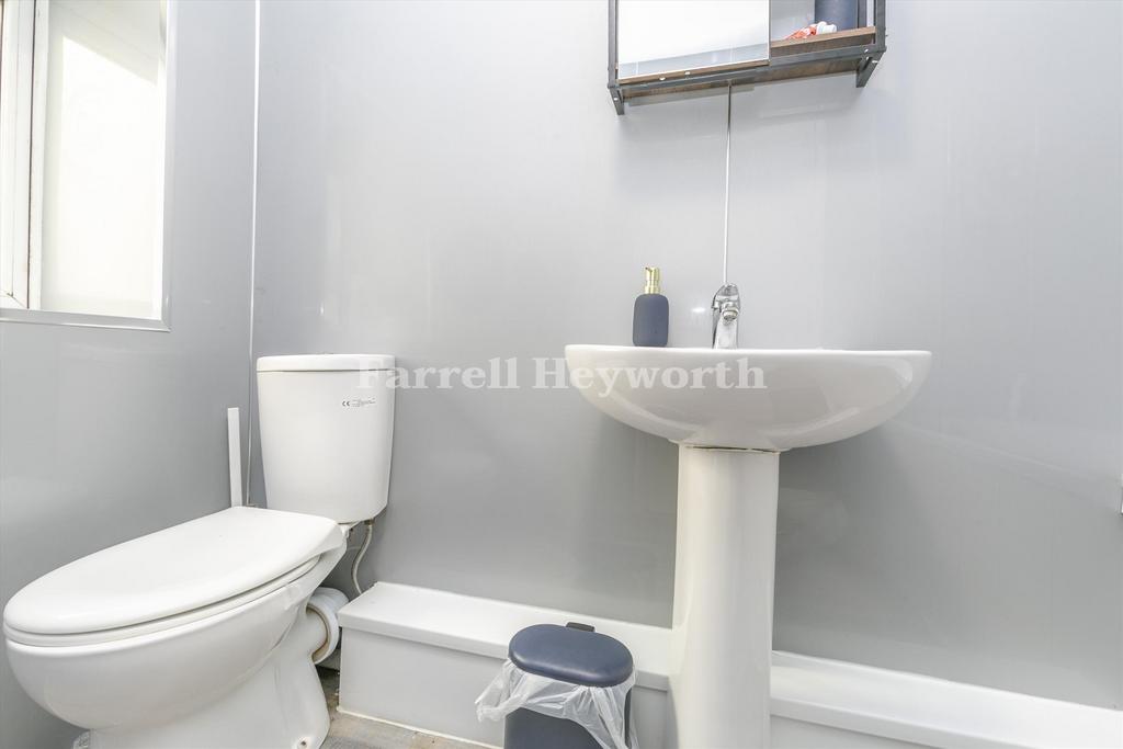 Flat1 bathroom view