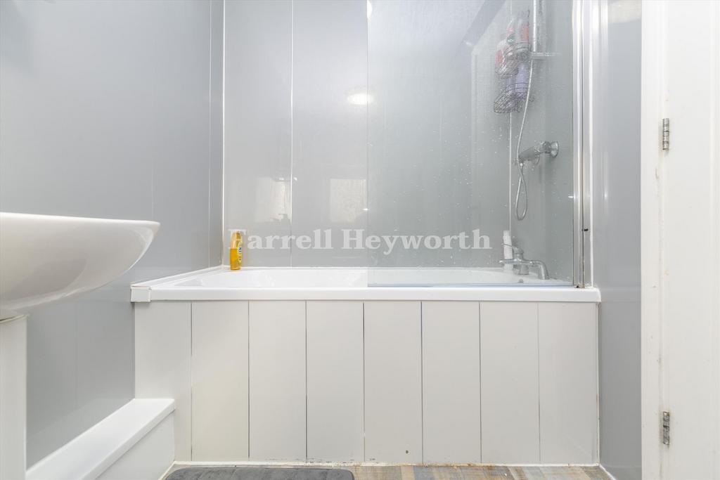 Flat1 bathroom