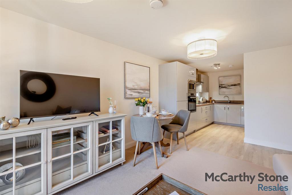 8668150-interior09-800.jpg