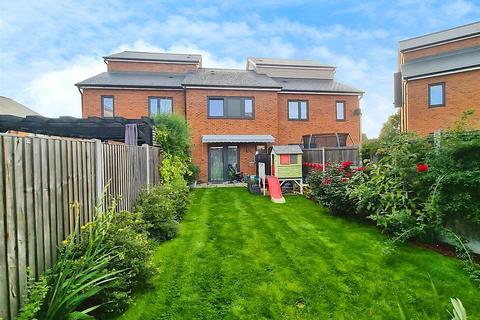 17 School End Crescent, Hemel Hempstead, HP1 2DZ