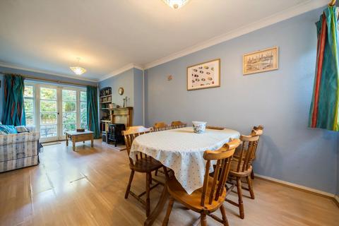undefined, Belmont Road, Twickenham TW2