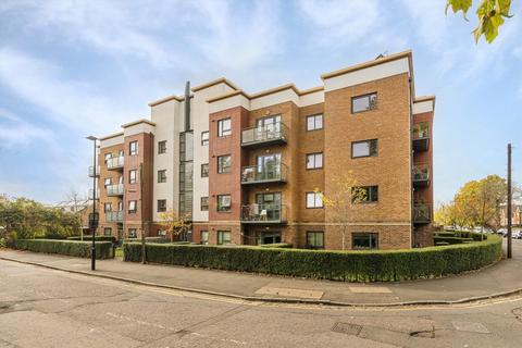 2 bedroom flat for sale, Elmwood Avenue, Feltham TW13