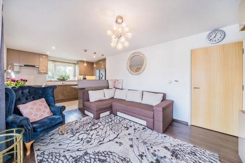 2 bedroom flat for sale, Elmwood Avenue, Feltham TW13