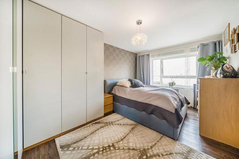 2 bedroom flat for sale, Elmwood Avenue, Feltham TW13