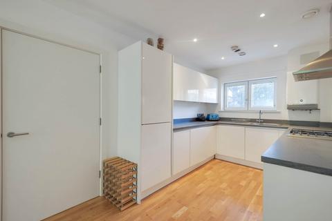 1 bedroom apartment for sale, at Monmouth Court, Coopers Road, London SE1