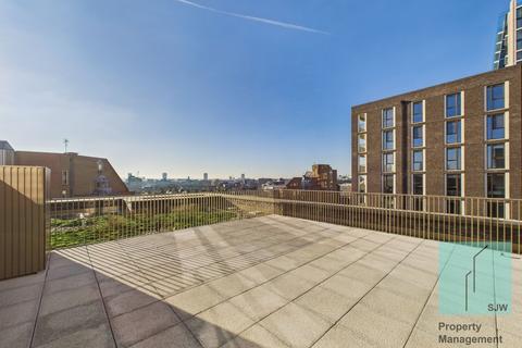 3 bedroom flat to rent, 3 Boxwood Gardens, London E1W