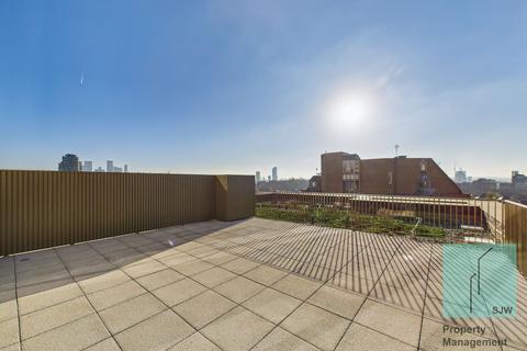 3 bedroom flat to rent, 3 Boxwood Gardens, London E1W