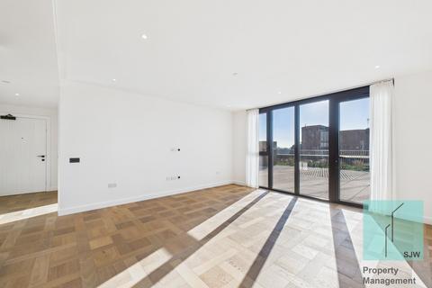 3 bedroom flat to rent, 3 Boxwood Gardens, London E1W