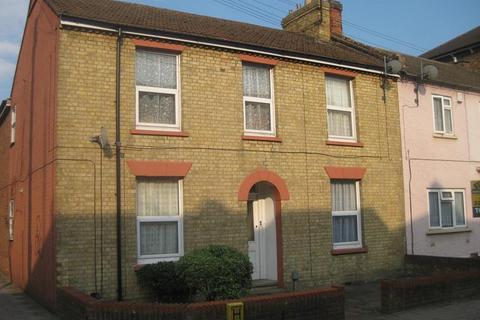 Flat, Alexander road, MK40 1JA
